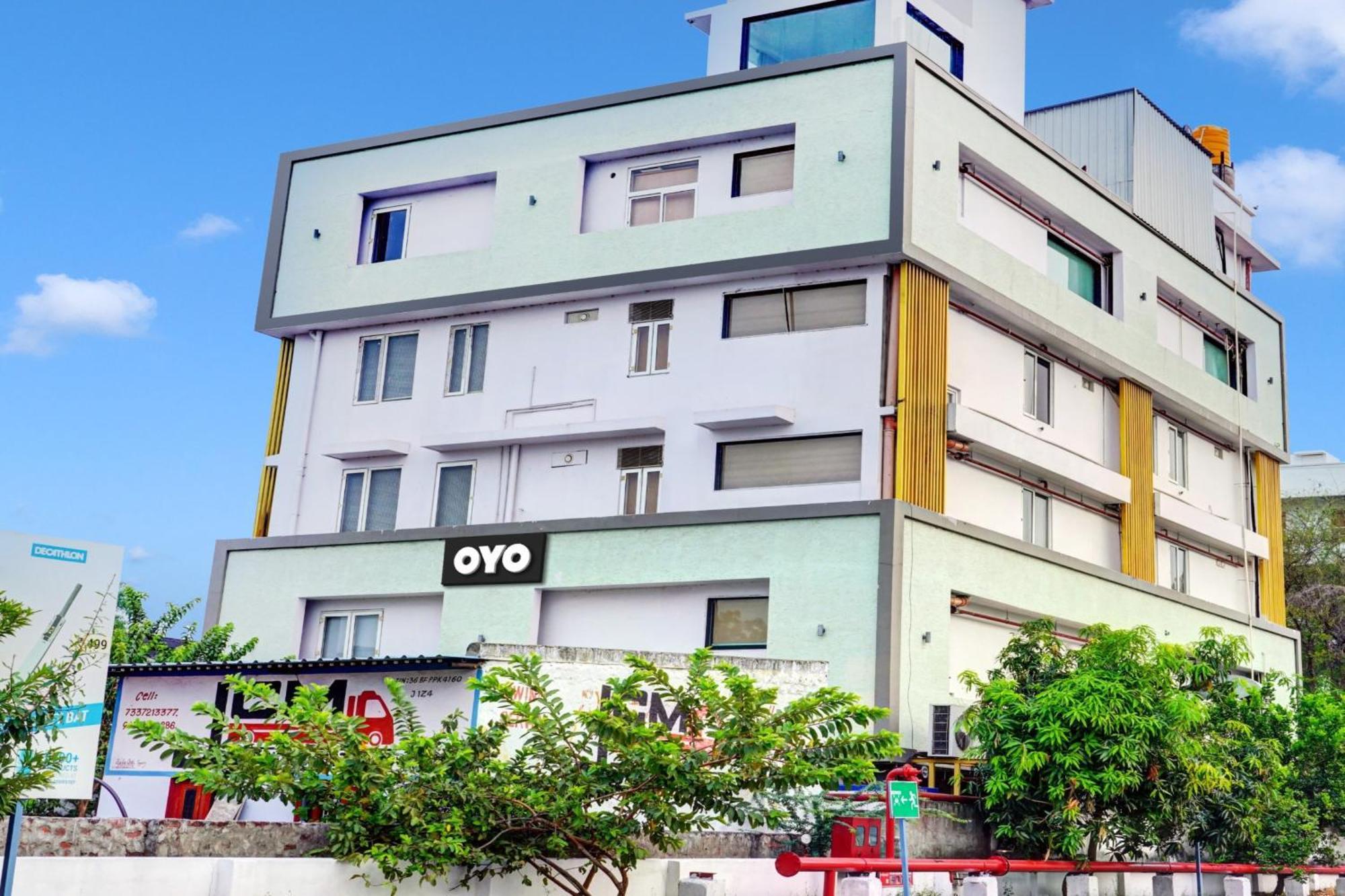 Super Townhouse Dev'S Inn By Cj Gunadala Exterior foto