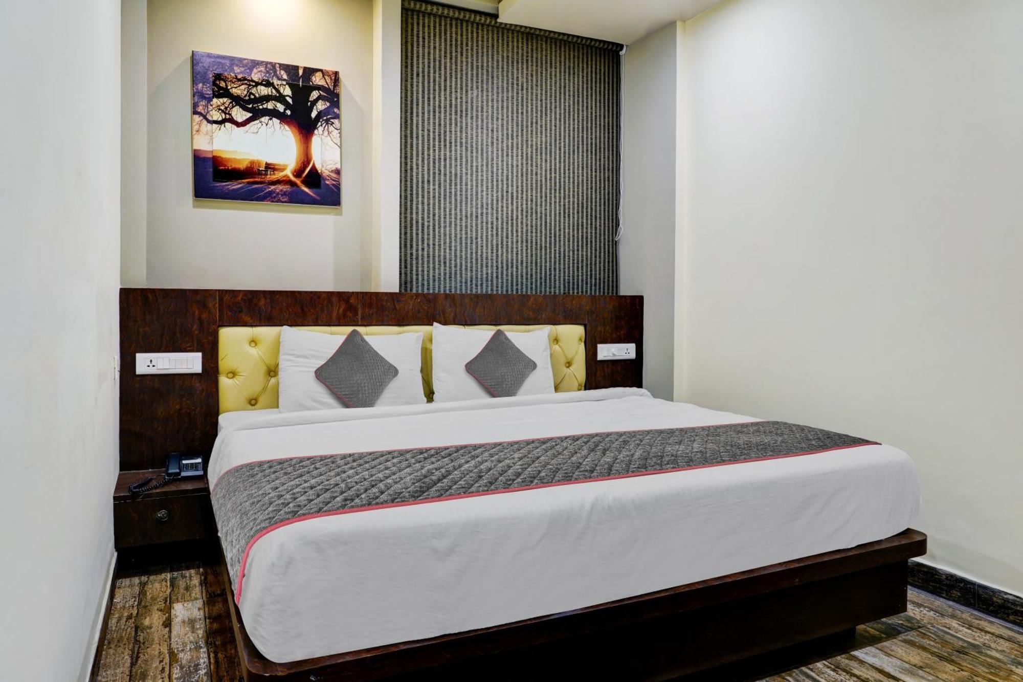 Super Townhouse Dev'S Inn By Cj Gunadala Exterior foto