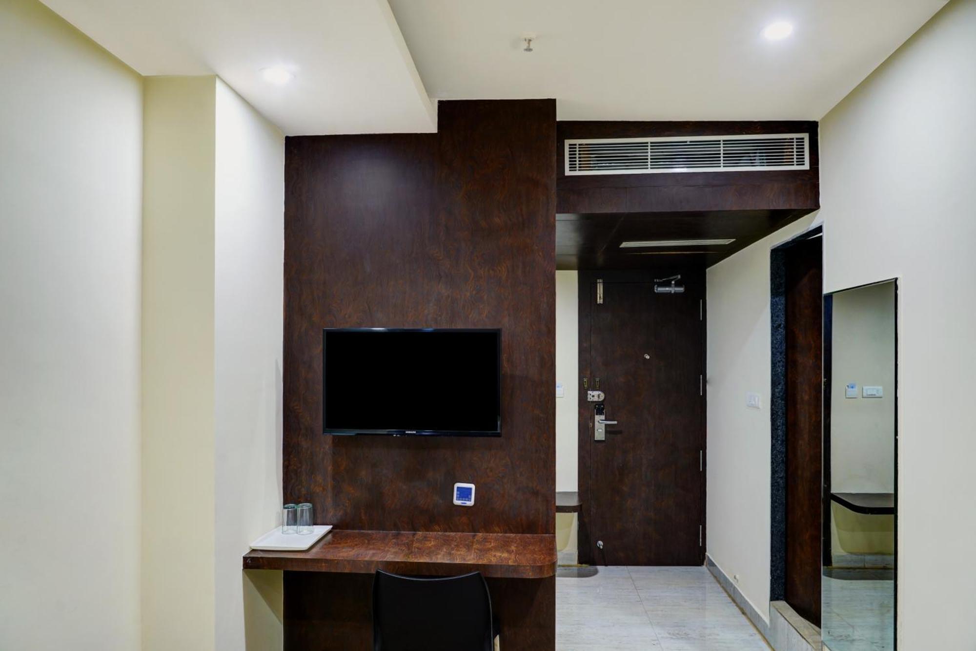 Super Townhouse Dev'S Inn By Cj Gunadala Exterior foto